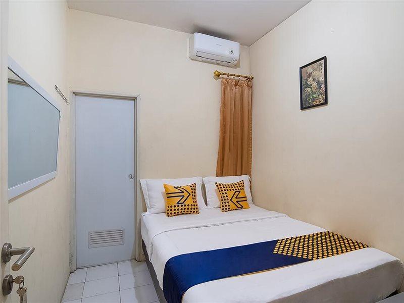 Kost Carmelia Syariah Baranangsiang Bogor Hotel Exterior foto