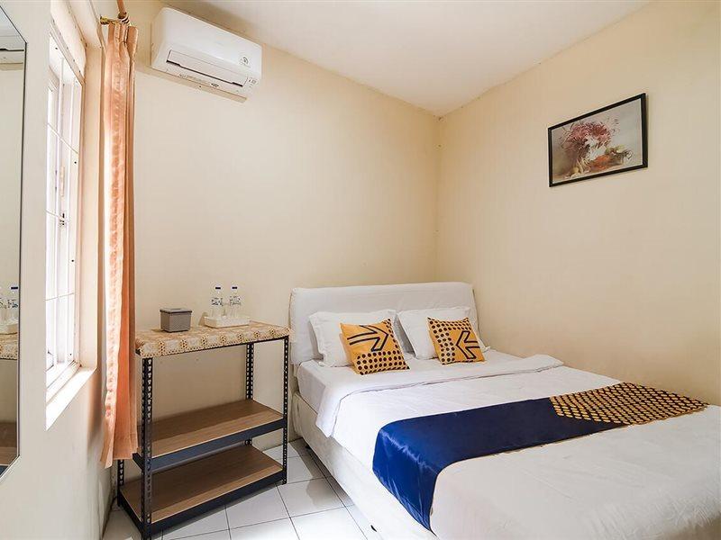 Kost Carmelia Syariah Baranangsiang Bogor Hotel Exterior foto