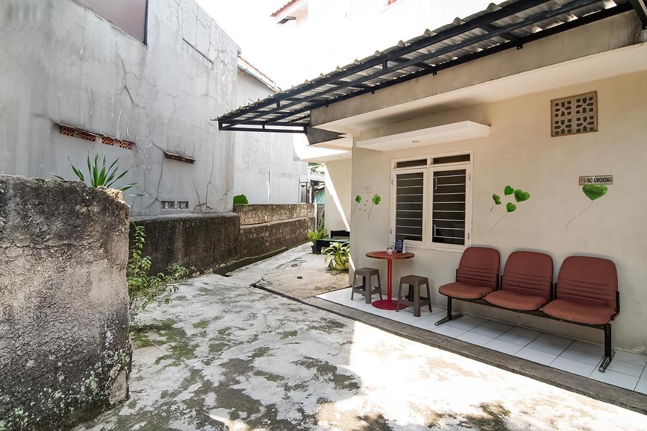 Kost Carmelia Syariah Baranangsiang Bogor Hotel Exterior foto