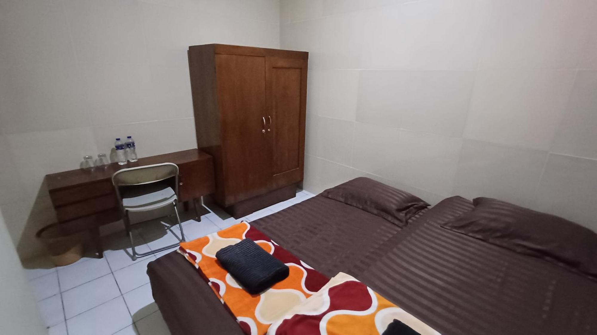 Kost Carmelia Syariah Baranangsiang Bogor Hotel Exterior foto